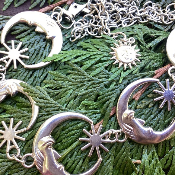 No Maker Found Accessories - Metal Half Crescent Moon Detail Link Chain Belt